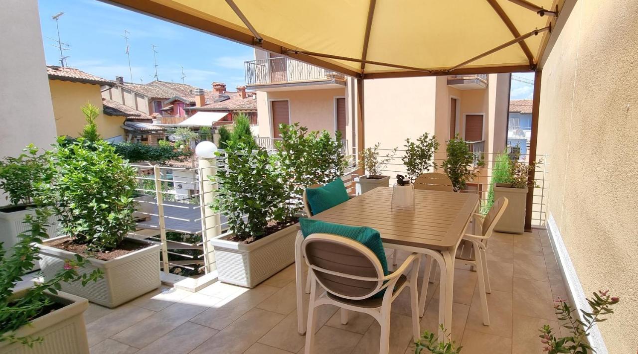 La Piccola Goccia Desenzano-Goccia Di Lago เดเซนซาโนเดลการ์ดา ภายนอก รูปภาพ